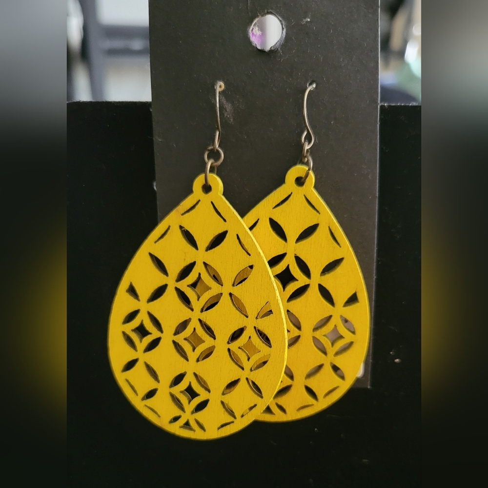 Chic Vibrant Yellow Teardrop Earrings
